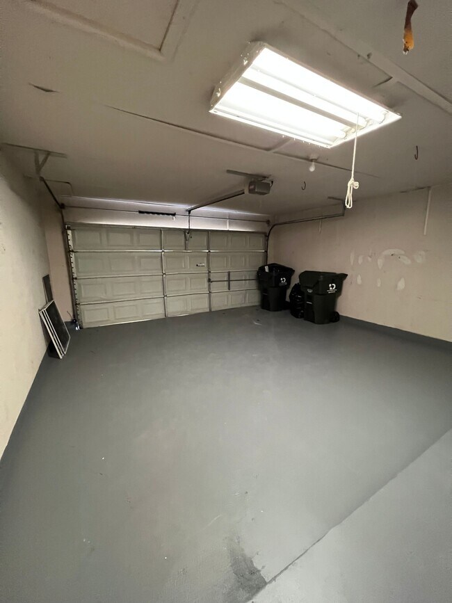 Building Photo - 232 Buttercup Way