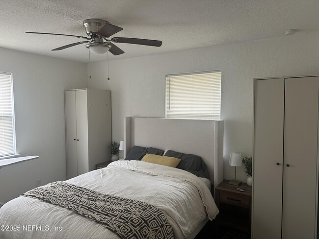 Building Photo - 5714 Norde Dr W