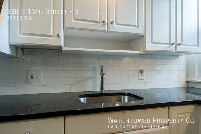 Building Photo - 338 S 15th St