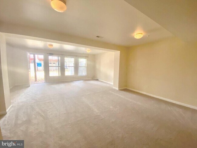 Building Photo - 13765 Palmetto Cir