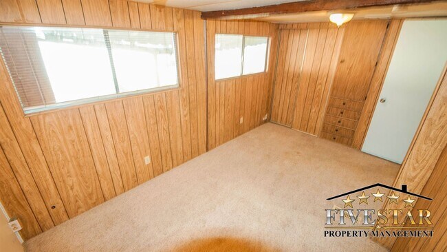 Building Photo - 3 br, 2 bath House - 6220 TIGERFLOWER DR.