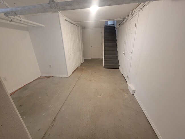 Building Photo - 12 Division St