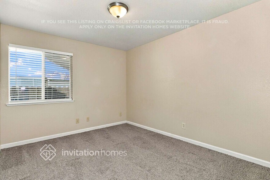 Building Photo - 8441 Solitude Ct