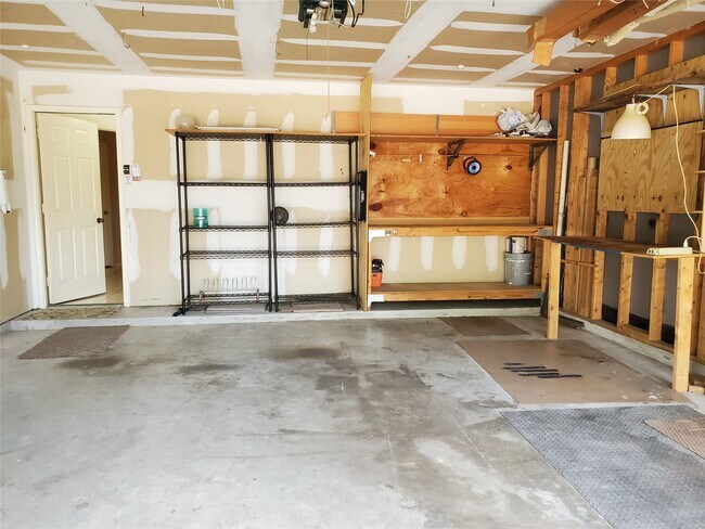 Building Photo - 15629 Ashbournne Springs Ln