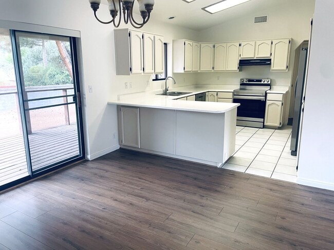 Building Photo - HOUSE - RED ROCK VIEWS - VILLAGE OF OAK CREEK