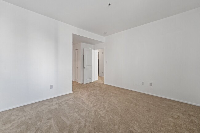 Building Photo - 6400 Crescent Park E