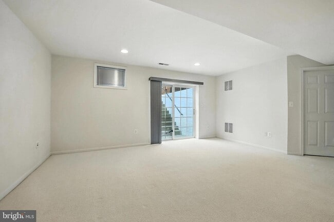 Building Photo - 9144 Big Springs Loop