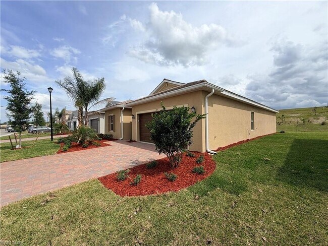 Building Photo - 3917 Passion Vine Dr