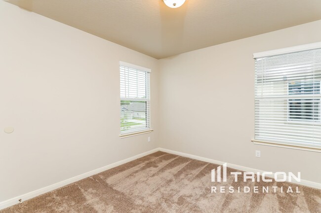 Building Photo - 5824 Zoey Wy