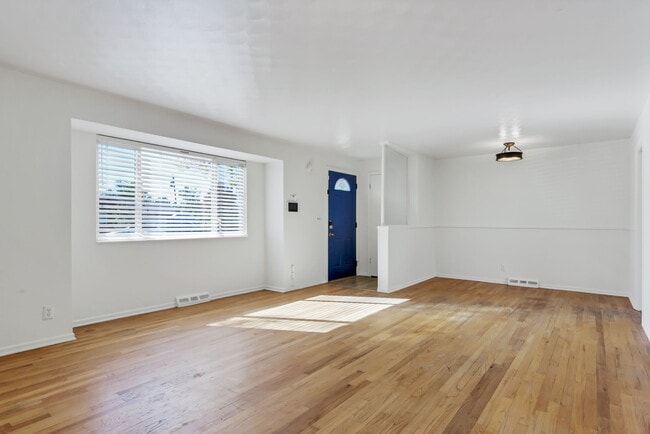 Building Photo - 2021 Sherrelwood Cir
