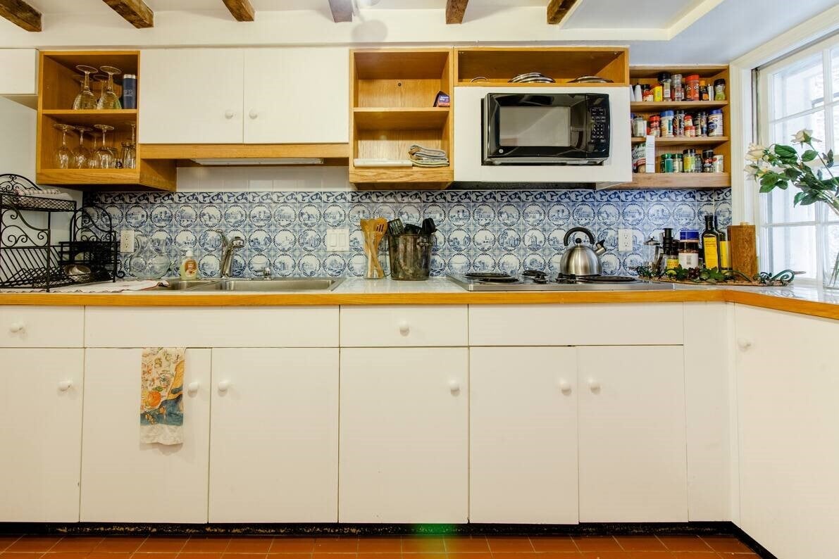 Kitchen (share) - 3050 P St NW