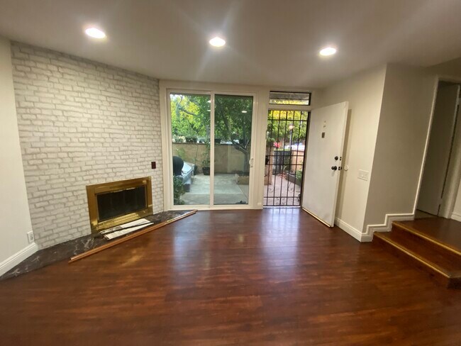 Building Photo - 9601 Woodman Ave