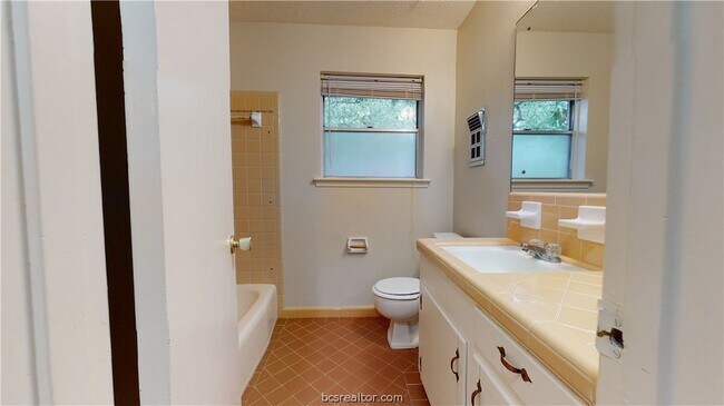 Building Photo - 1217 Westover St