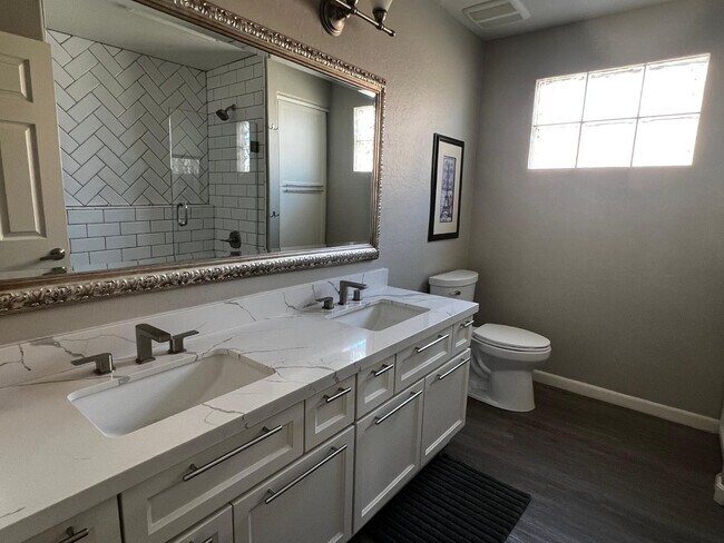 Building Photo - 9405 E Quarry Trail