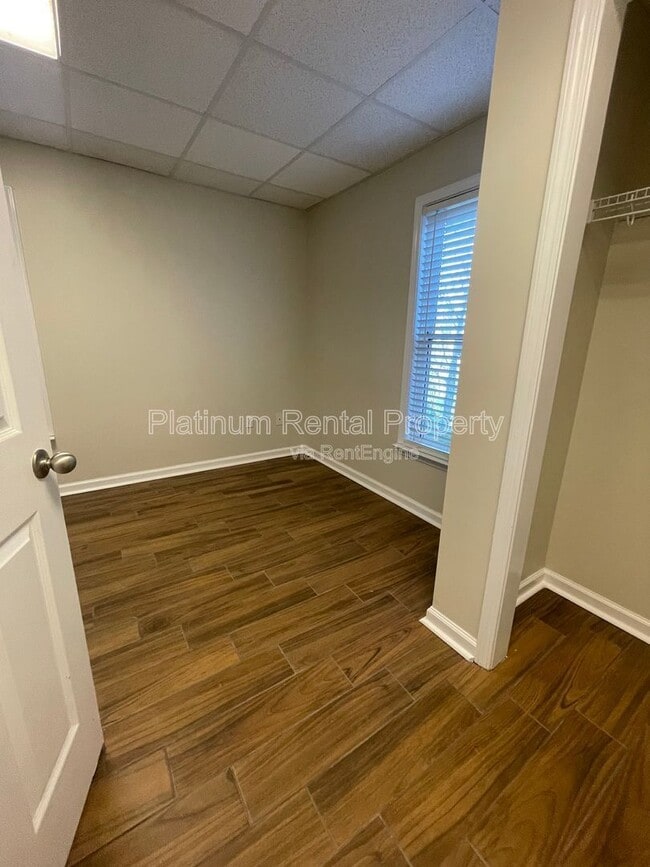 Building Photo - 265 Hound Dog Ln