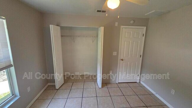 Building Photo - 1210 Fairway Dr