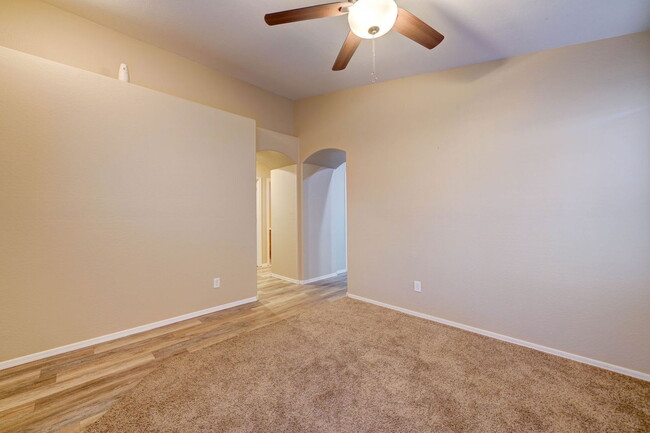 Building Photo - 41375 W Cahill Dr