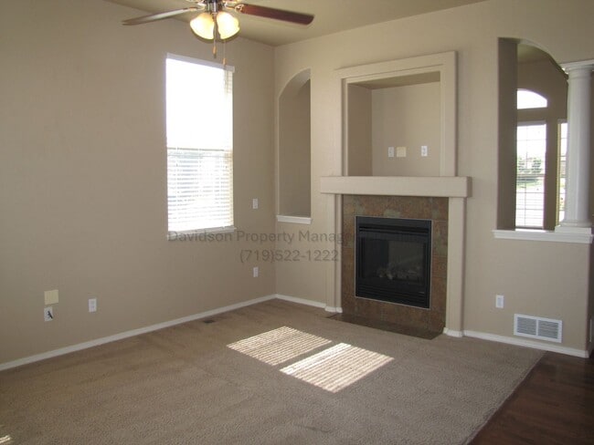 Building Photo - Stunning 4 Bedroom House in Wolf Ranch