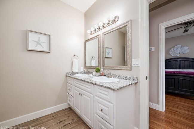 Building Photo - Remodeled 2 Bedroom Duplex with Fenced Yar...
