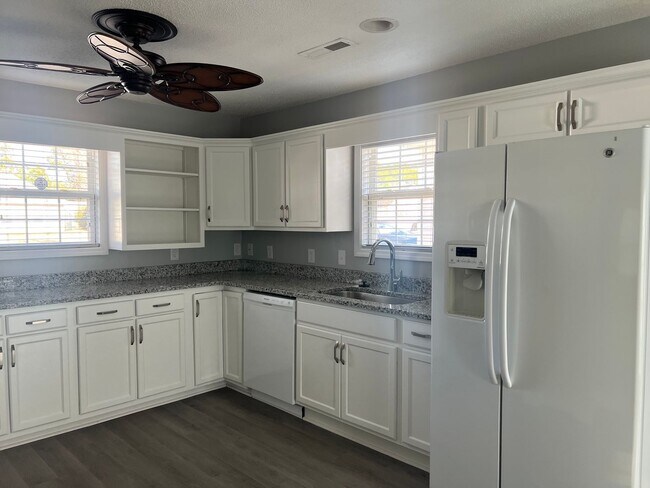 Building Photo - WALLINGFORD PLACE @ PALMETTO POINTE