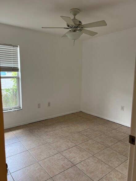 Bedroom 3 (10 x 11) - 779 West Lyman Avenue