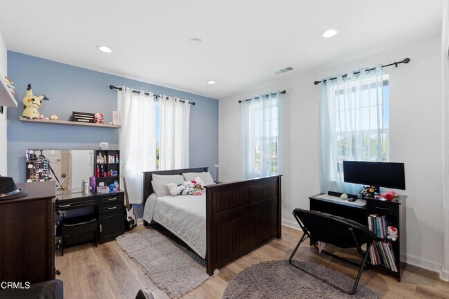 Building Photo - 2406 Nicklaus St