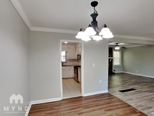 Building Photo - 411 Arrow Bend Rd