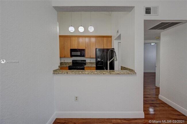 Building Photo - 2850 N Oakland Forest Dr