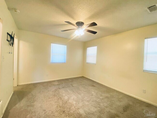 Building Photo - 2315 Reva Cir