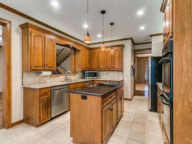 Building Photo - *Rare Find* Stunning Brookhaven 4 Bed 2.5 ...