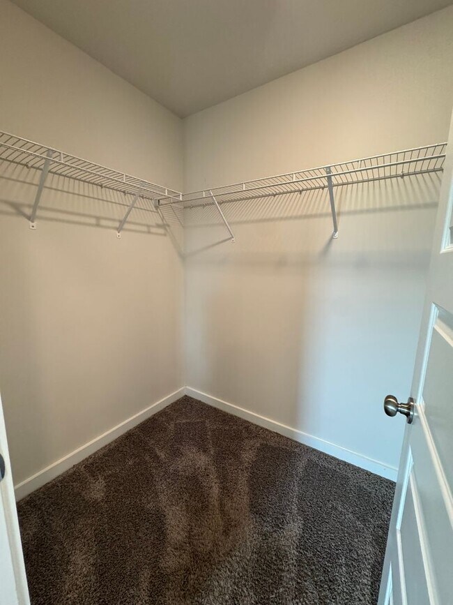 Building Photo - Spacious 3-Bedroom Home with Loft – Minute...
