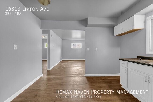 Building Photo - 16813 Lipton Ave, Cleveland - Charming 3 B...