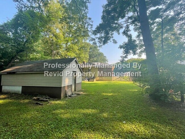 Building Photo - 3541 Stuart Rd