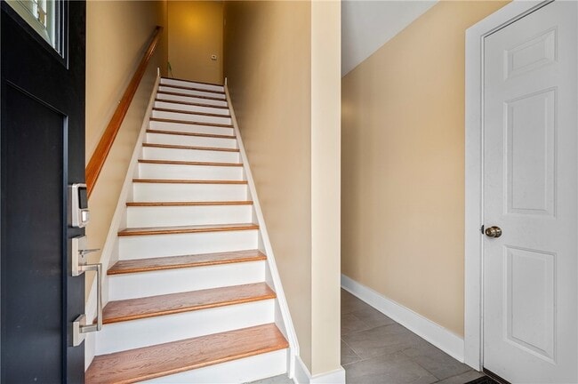 Building Photo - 1038 Bradish St