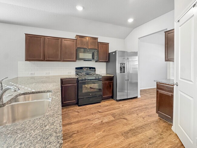 Building Photo - 9714 Marbach Hl