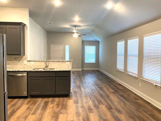 Building Photo - NEW BUILD FOR LEASE IN "THE GROVE" IN SHER...