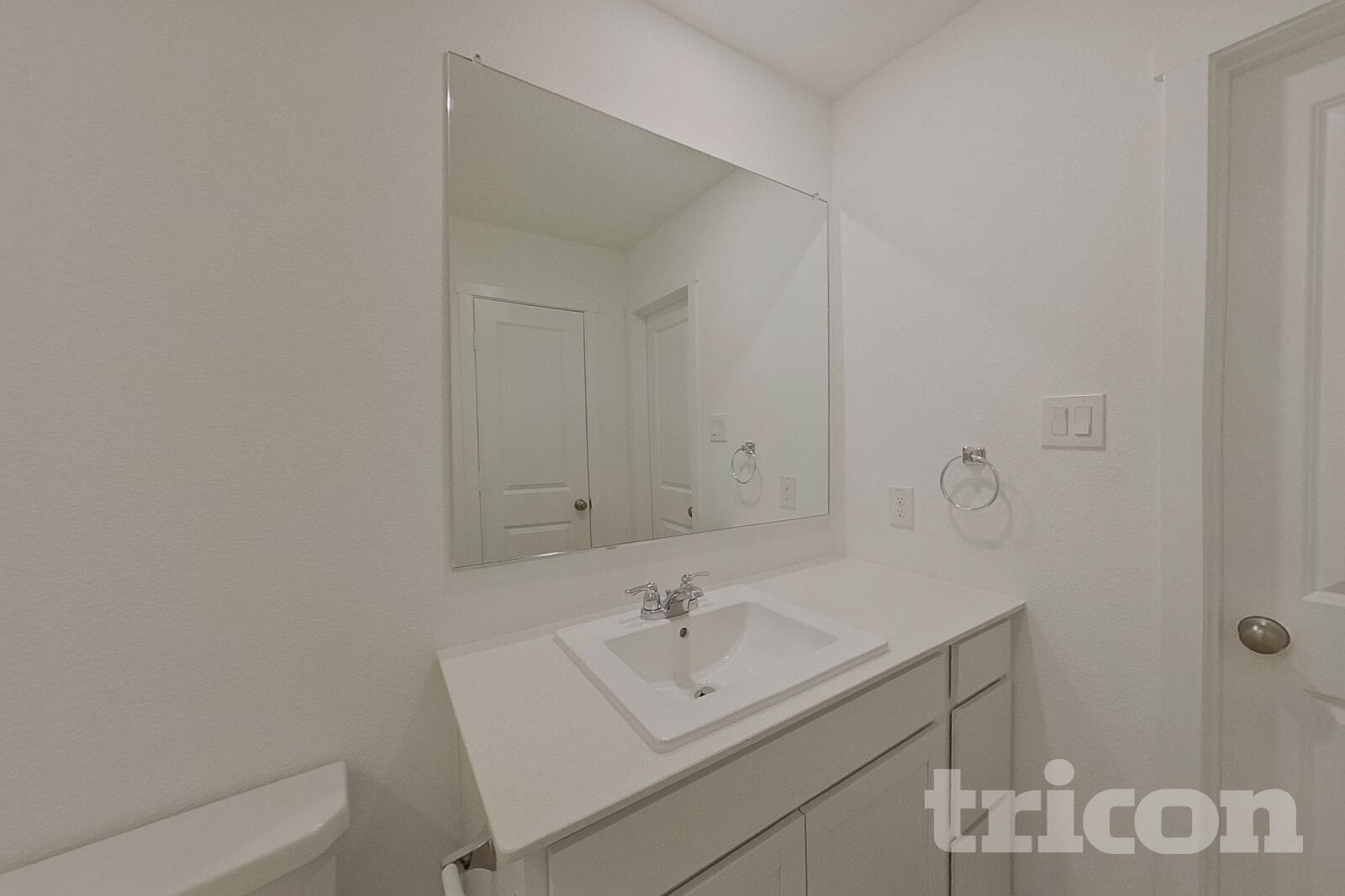 Building Photo - 1601 Parlier St