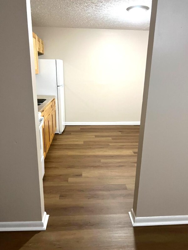 Building Photo - 861 Buchanan Trail E