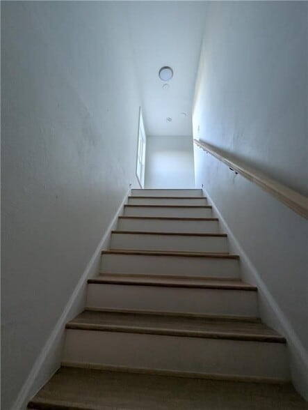 Building Photo - 420 Woodward Rd