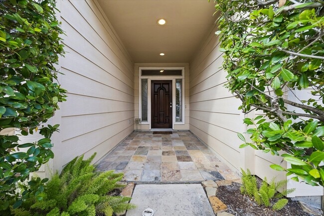 Building Photo - 3804 Center Plaza Dr