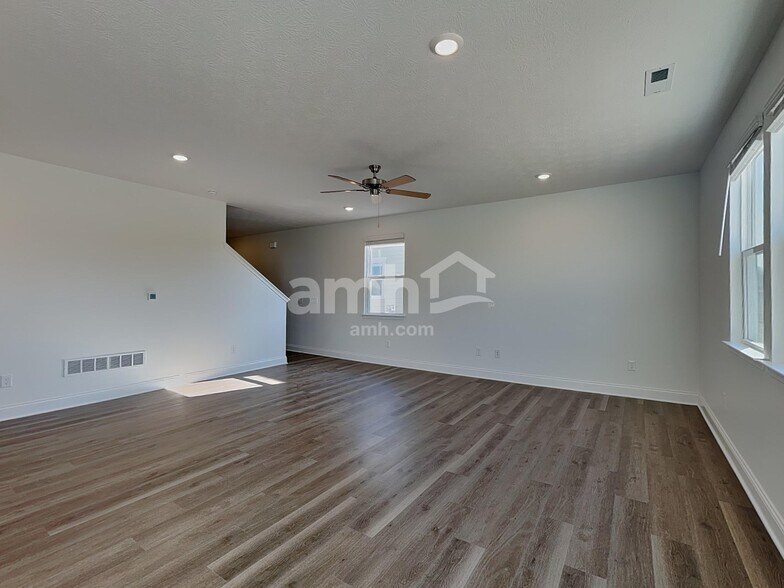 Building Photo - 9085 Henley Ave