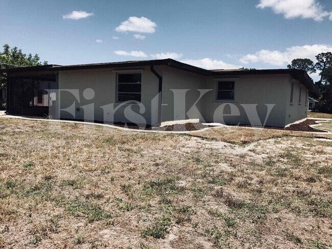 Building Photo - 654 Hartford Dr NW