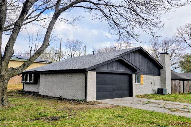 Building Photo - 1302 La Salle Dr