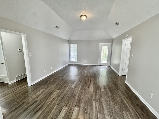 Building Photo - 3755 Schanna Dr