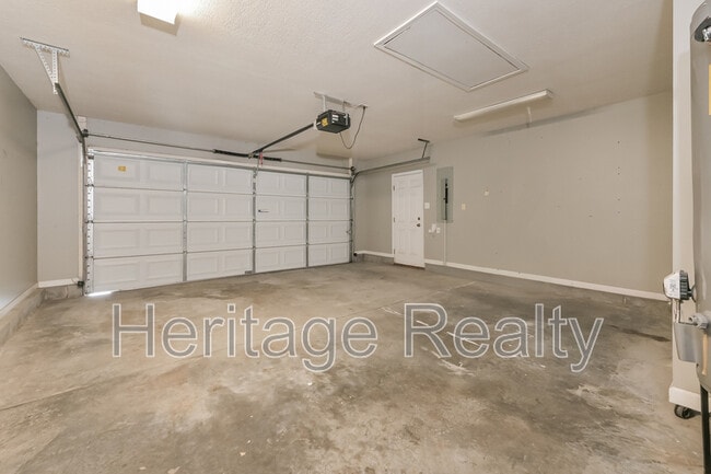 Building Photo - 5425 Crooked Pine Ln