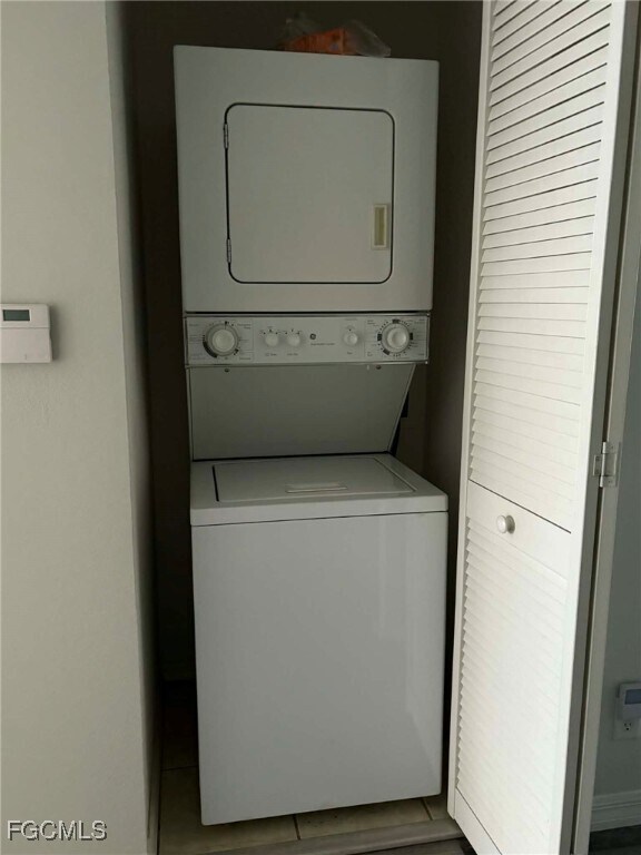 Building Photo - 8178 Pacific Beach Dr