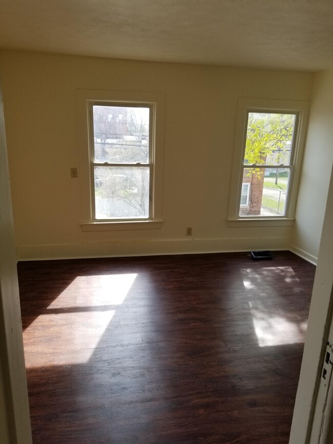 Building Photo - 113 Fayette St