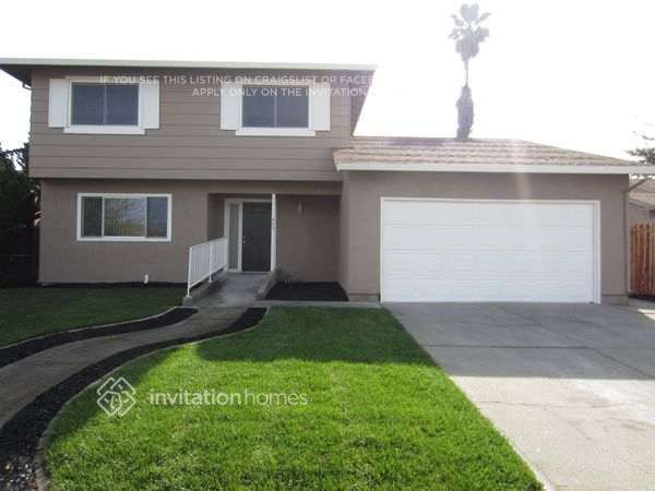 Building Photo - 805 Tree Duck Way
