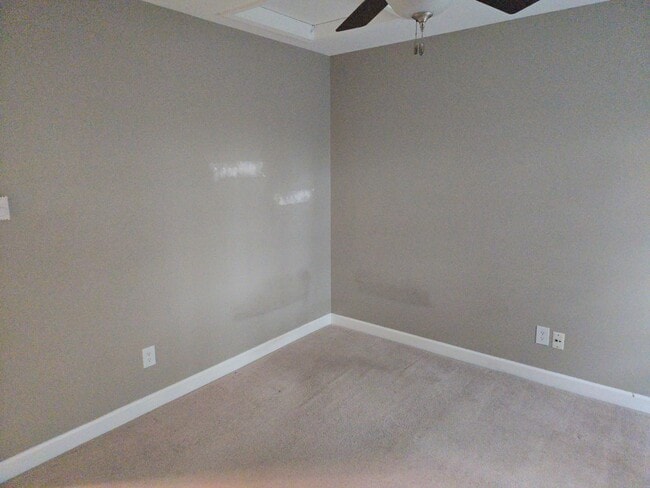 Building Photo - 308 Heustis St