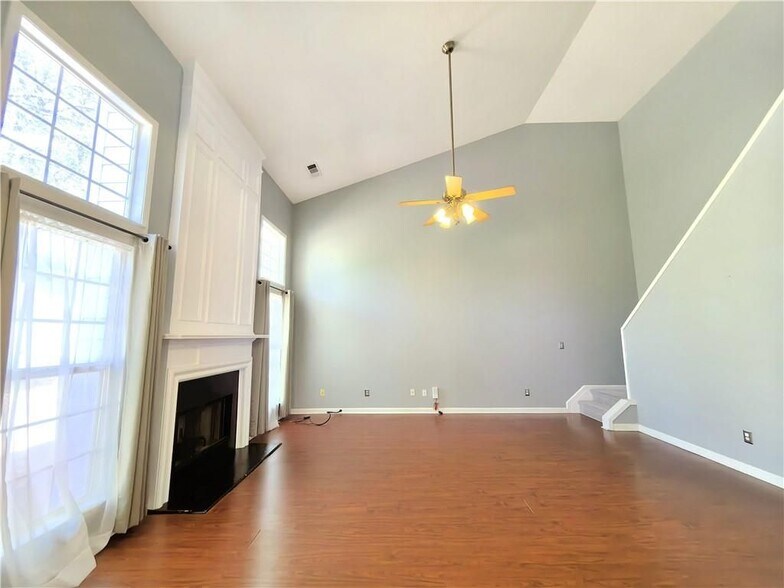 Building Photo - 2815 Priestcliff Dr SE